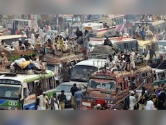 पाकिस्तान में पब्लिक ट्रांसपोर्ट फ्री करने का एलान, एक दिन पहले ही पेट्रोल-डीजल की कीमतों में लगी थी आग