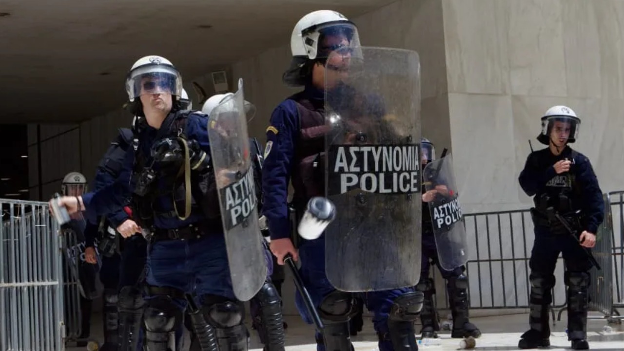 ग्रीस में 89 साल का 'वॉन्टेड बाबा' गिरफ्तार, पेंशन में दिक्कत आई तो 4 कर्मचारियों को मार दी गोली