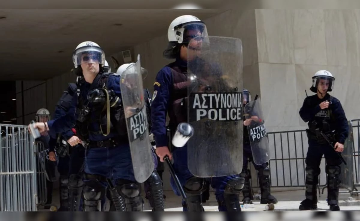 ग्रीस में 89 साल का 'वॉन्टेड बाबा' गिरफ्तार, पेंशन में दिक्कत आई तो 4 कर्मचारियों को मार दी गोली