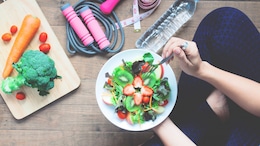 These 2 Simple Eating Habits May Help You Lose Weight Naturally, Study Finds