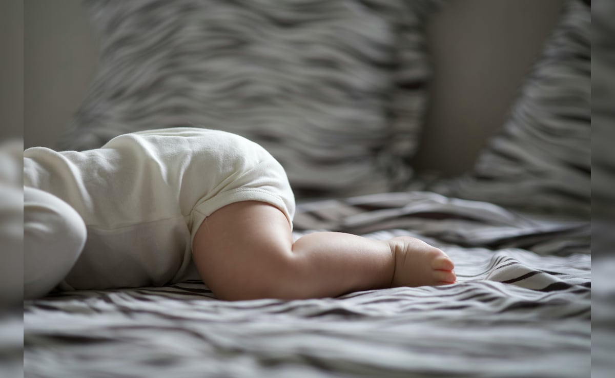 'कॉर्पोरेट गुलामी' और बाप का दर्द! 12 घंटे की नौकरी ने छीना मासूम का साथ, इस पिता की पोस्ट देख आंखें भर आएंगी