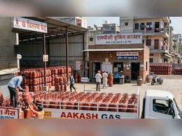 LPG सिलेंडर सीधे गोदामों से बेचने पर रोक, दिल्&zwj;ली में घरेलू गैस पर सरकार का बड़ा आदेश- नहीं माने तो कार्रवाई तय