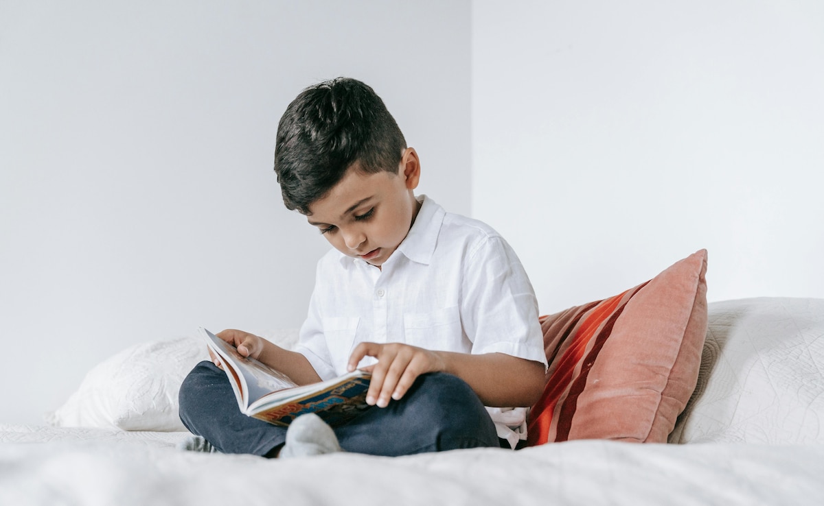 क्‍या करें कि बच्‍चे को किताबों से प्‍यार हो जाए, बिना बोले खोल दे Books