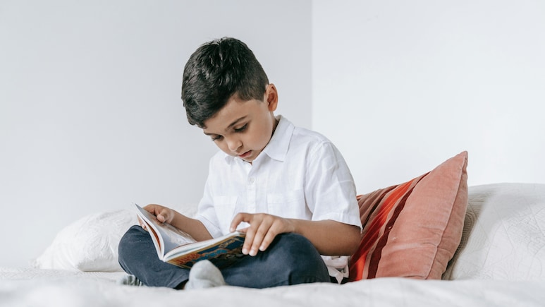 क्&zwj;या करें कि बच्&zwj;चे को किताबों से प्&zwj;यार हो जाए, बिना बोले खोल दे Books