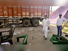 दिल्ली के द्वारका में CNG फिलिंग स्टेशन पर CNG सिलेंडर फटा, 4 लोग घायल