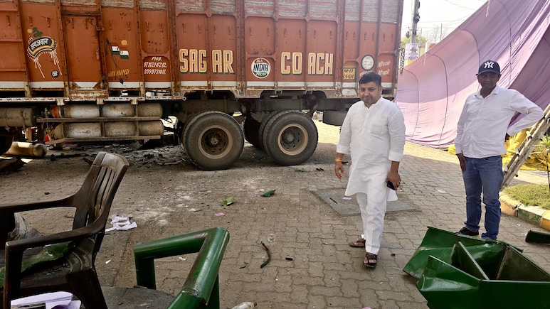 दिल्ली के द्वारका में CNG फिलिंग स्टेशन पर CNG सिलेंडर फटा, 4 लोग घायल