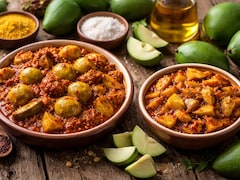 गुंदा और कच्चे आम का अचार: साल में केवल दो महीने मिलने वाली इस खास चीज से बनाएं मसालेदार अचार