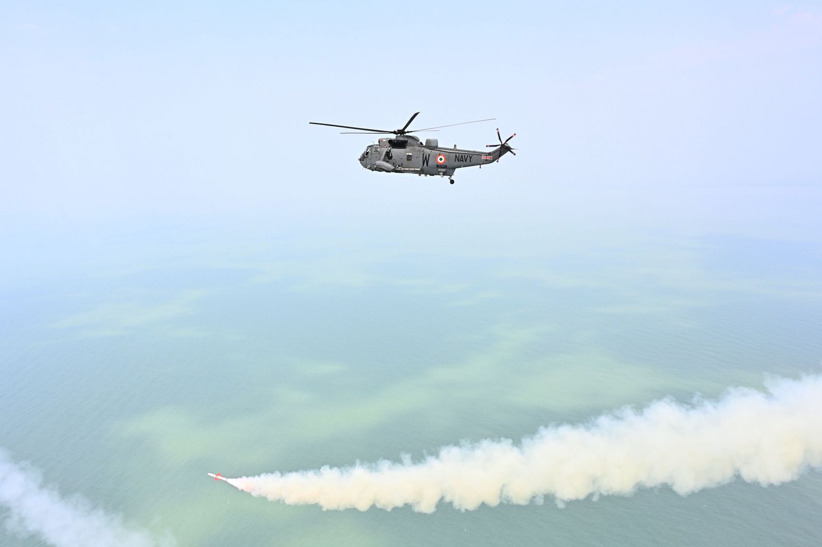 रक्षा क्षेत्र में बड़ी कामयाबी: DRDO और नौसेना ने किया स्वदेशी एंटी-शिप मिसाइल का सफल परीक्षण