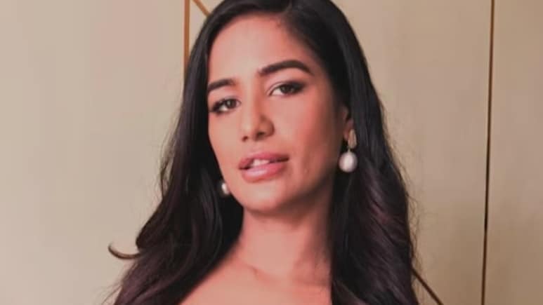 Poonam Pandey Fake Pregnancy: पूनम पांडे बनी झूठी नंबर वन, पहले किया था मौत का ड्रामा, अब प्रेग्नेंसी को लेकर शेयर की Fake फोटो