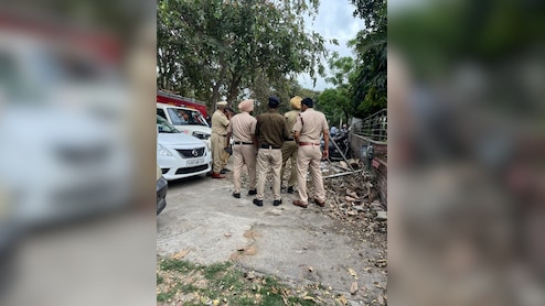 चंडीगढ़ में बीजेपी दफ्तर के बाहर धमाका, पुलिस को क्रूड बम के इस्तेमाल होने का शक