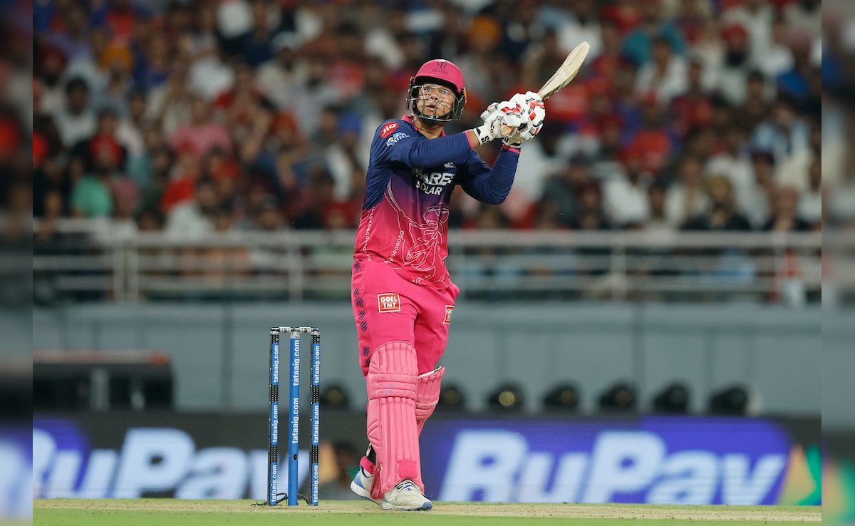 Vaibhav Sooryavanshi, RR vs DC: वैभव सूर्यवंशी टी-20 में वर्ल्ड रिकॉर्ड बनाने के करीब, दिल्ली के खिलाफ 1 छक्के लगाते ही रच देंगे इतिहास