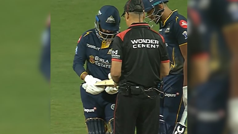 PBKS vs GT: अंपायरों ने राहुल तेवतिया को उनके बल्ले से खेलने से रोका, IPL में हुआ हाई वोल्टेज ड्रामा
