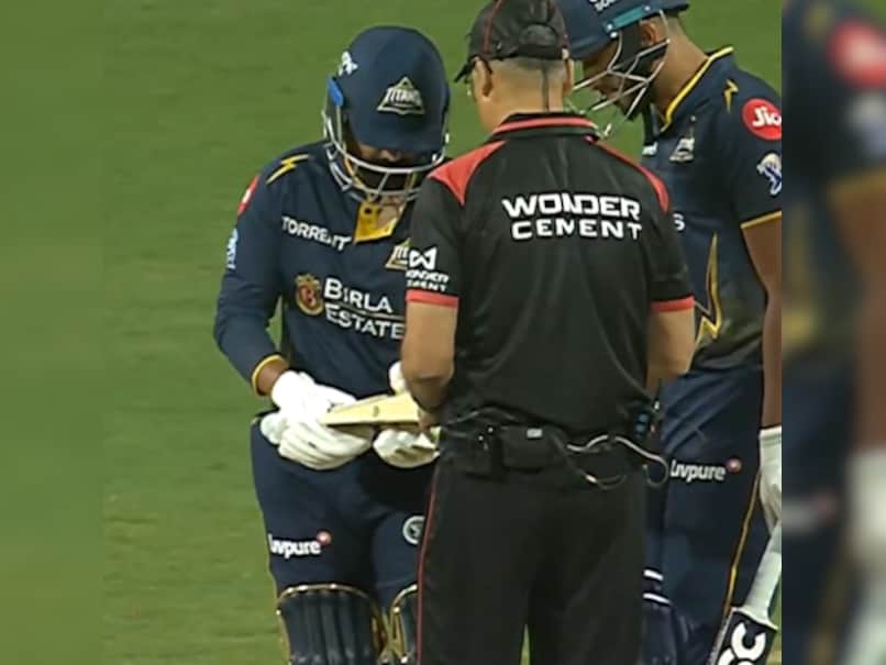 GT Star Rahul Tewatia Fails BCCI's Test During IPL 2026 Match vs PBKS, Forced To Change Bat. Watch