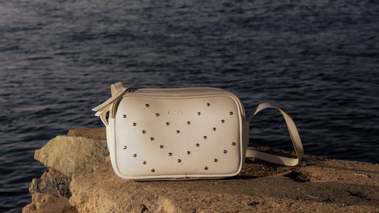 Caprese Sling Bags On Sale With Minimum 60% Off Caprese Sling Bags On Sale With Minimum 60% Off