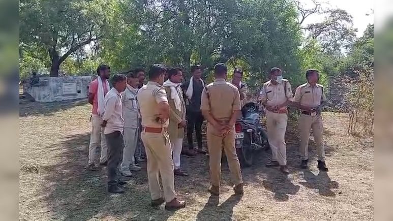 मध्&zwj;य प्रदेश: गर्लफ्रेंड से म&zwj;िलने आए युवक पर बरपा कहर, दोस्&zwj;त जान बचाकर भाग छूटा&nbsp;