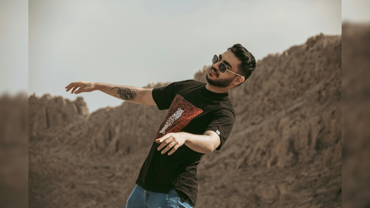 अगर सस्ती और स्टाइलिश Men's T-shirts ढूंढ रहे हैं, तो ये शानदार डील हैं आपके लिए, कीमत देखकर 2‑3 खरीद लेंगे