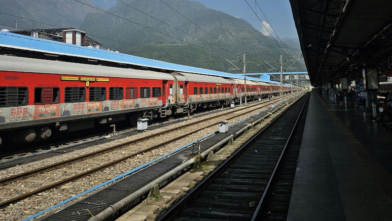 Indian Railways Scrap Sales Surge Over Rs 6,000 Crore; Non-Revenue Fare Soars