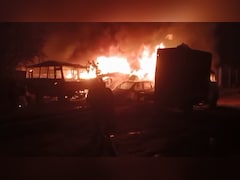 गाजियाबाद के लोनी पुल‍िस थाने में भीषण आग, दो दर्जन वाहन जलकर हुए राख