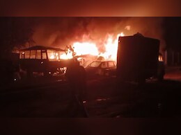 गाजियाबाद के लोनी पुल&zwj;िस थाने में भीषण आग, दो दर्जन वाहन जलकर हुए राख