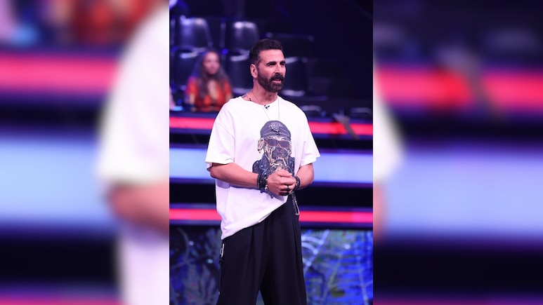 'व्हील ऑफ फॉर्च्यून&rsquo; के कंटेस्टेंट की कविता से अक्षय कुमार हुए प्रभावित