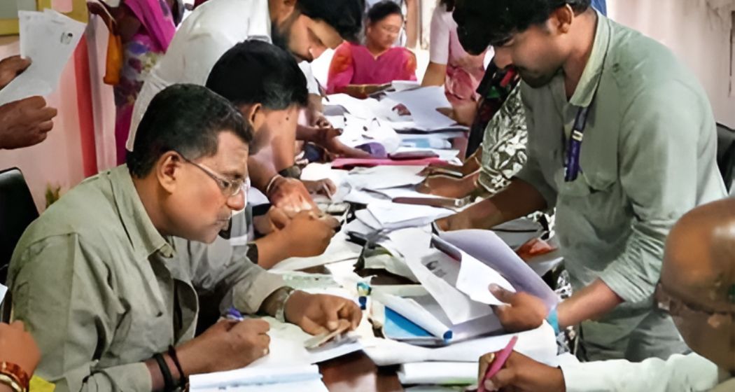 पश्चिम बंगाल में चुनाव से पहले इलेक्शन कमीशन ने कर दी वोटर्स की छटनी, SIR के तहत लिस्ट से हटा दिए 91 लाख नाम