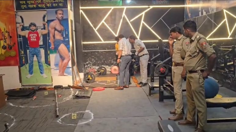 यूपी के बुलंदशहर में बर्थडे पर केक लगाने पर जिम में बहा खून, तीन लोगों को गोलियां से भून मौत के घाट उतारा