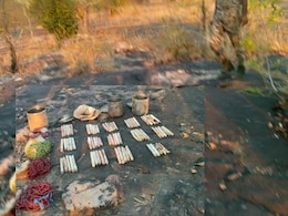 छत्तीसगढ़-ओडिशा सीमा पर नक्सलियों की विस्फोटक सामग्री बरामद, सुरक्षाबलों को मिलीं 70 जिलेटिन की छड़ें