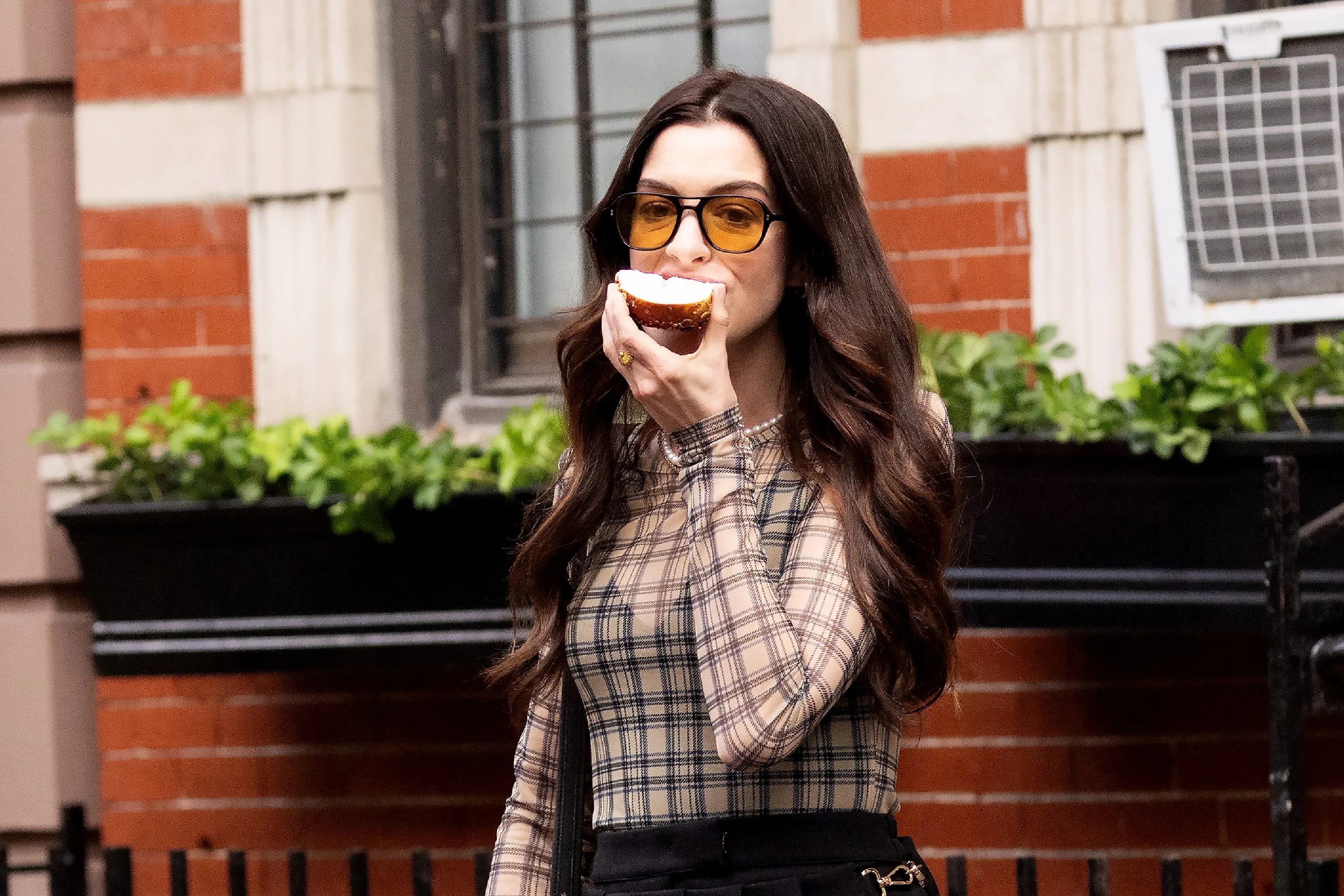 Anne Hathaway in Devil Wears Prada 2 Anne Hathaway in Devil Wears Prada 2