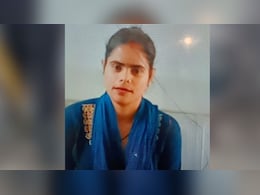 ग्रेटर नोएडा: बदबू आने पर खुला कमरा तो मिला गर्लफ्रेंड-बॉयफ्रेंड का शव, प्रेमिका की हत्या कर खुद भी लगाई फांसी