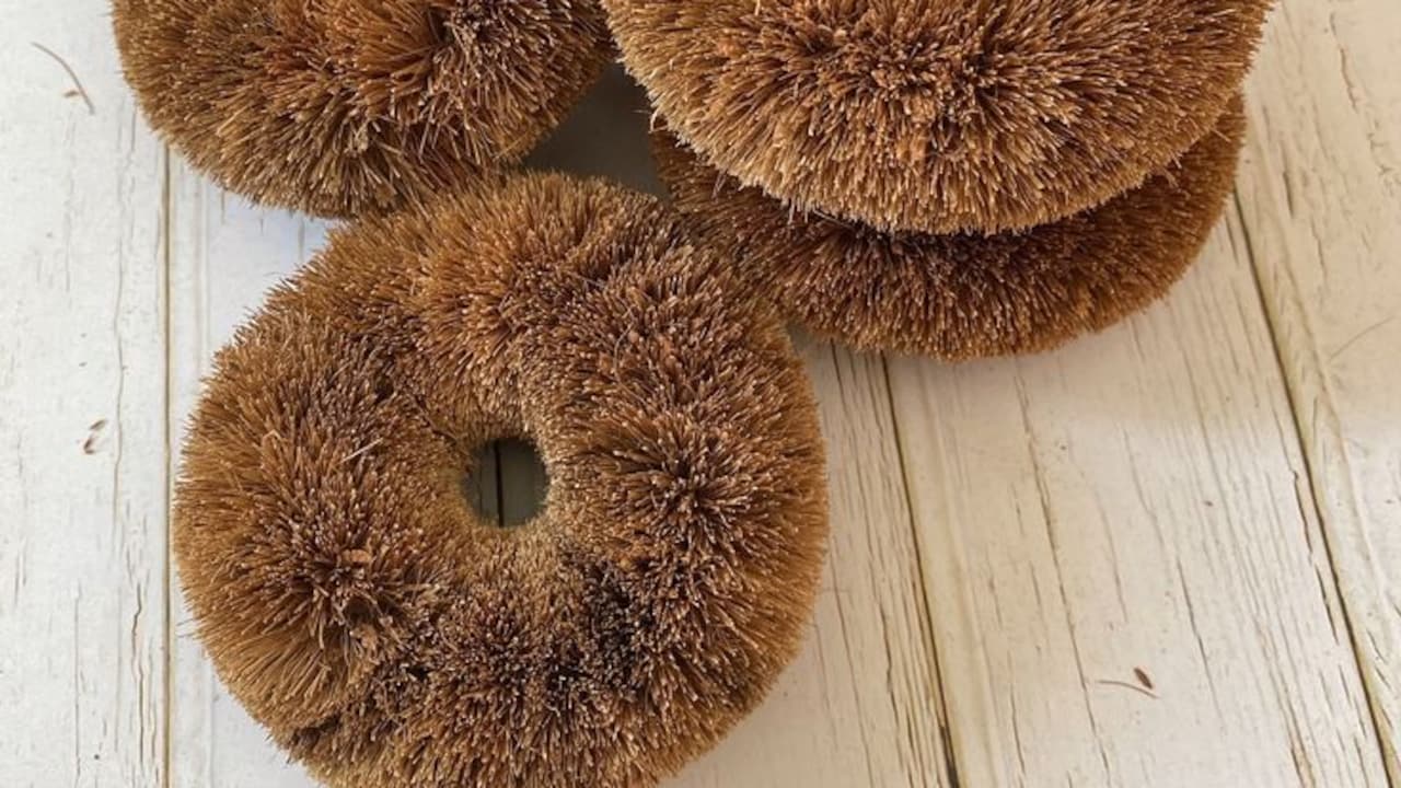 Coconut Fibre vs Synthetic Scrubbers: Why Natural Ones Dont Last As Long