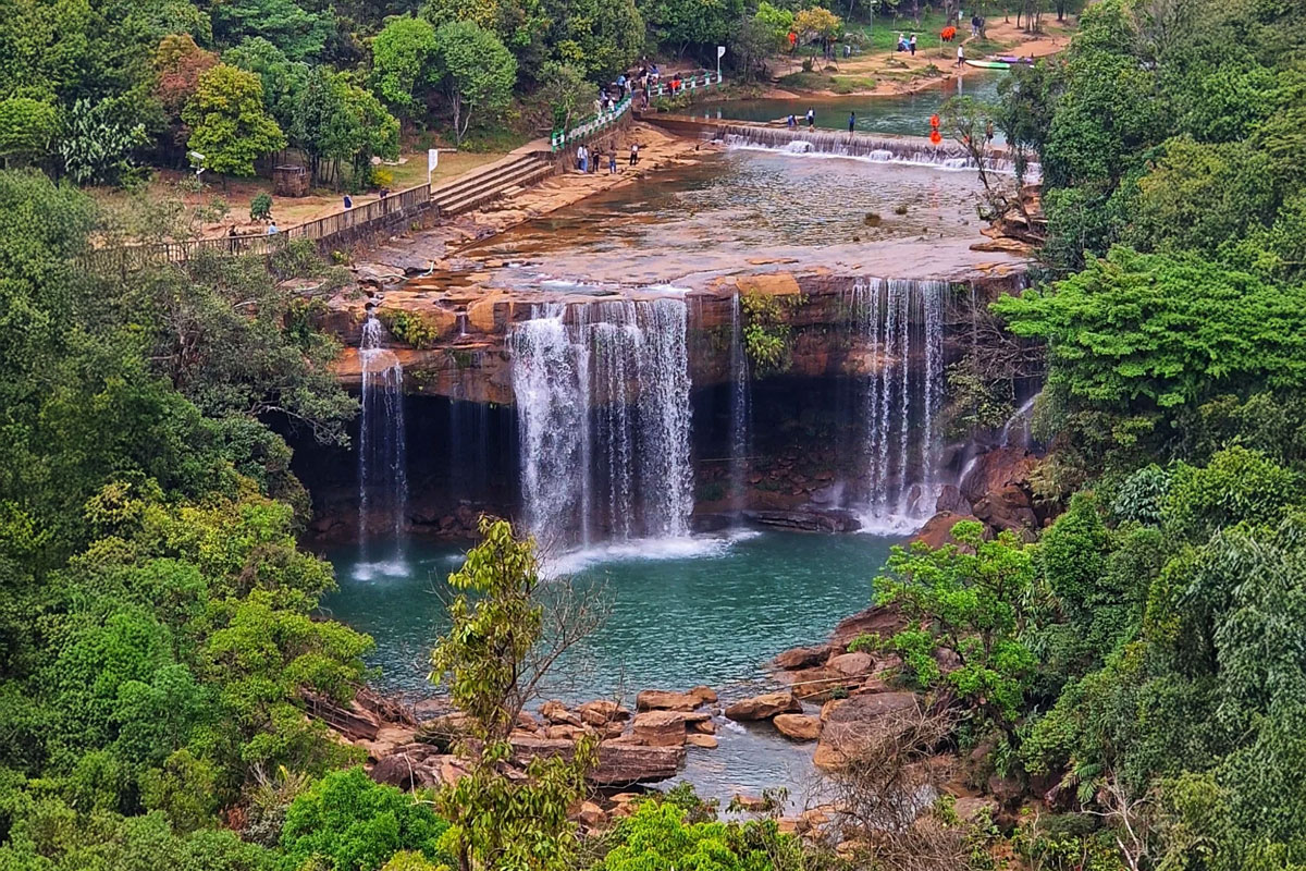 City Diary: A Perfect Day in Shillong of Lakes, Waterfalls & Warm Caf&eacute;s