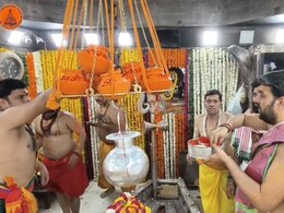 बाबा महाकाल को आज से ठंडे पानी की जलधारा अर्पित, गर्मी से राहत के लिए शिवलिंग पर बांधे 11 कलश