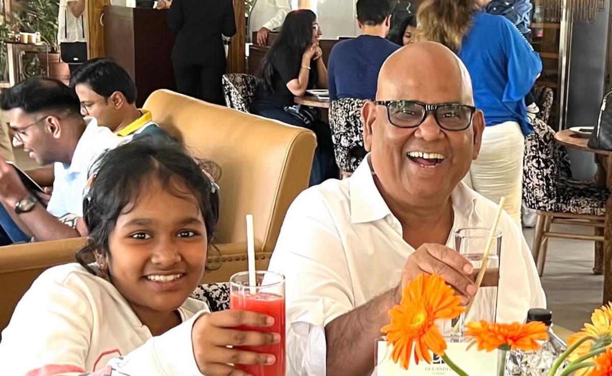 सतीश कौशिक का 2023 में हुआ था निधन, अब दोस्ती का फर्ज निभा रहा ये एक्टर, उनकी बेटी के स्कूल में गार्जियन बनकर पहुंचे