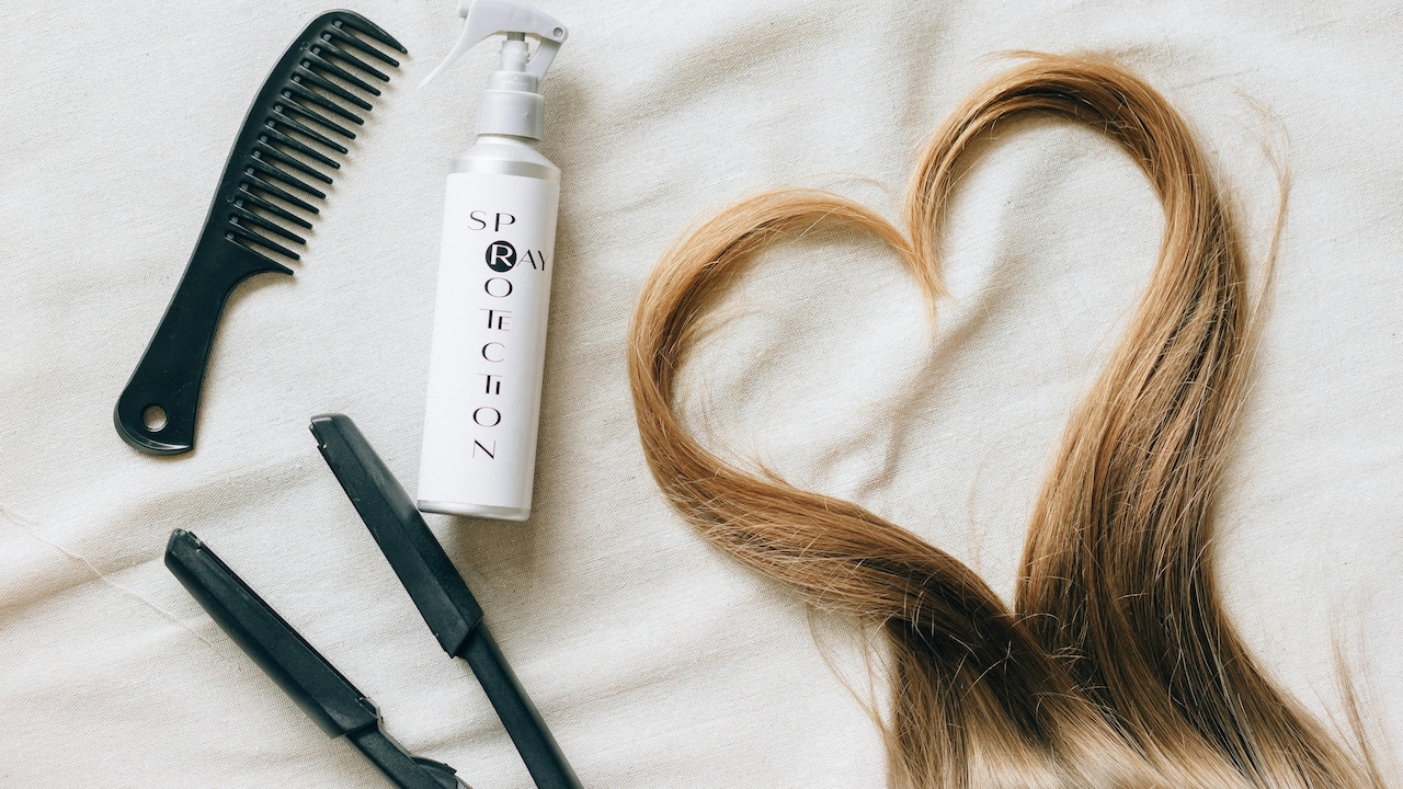 5 Best Heat Protectant Sprays For Daily Styling Under Rs. 500