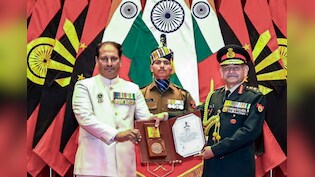 3 पीएचडी, 46 पोस्टग्रेजुएशन और 138 डिग्रियां, दशरथ सिंह की पढ़ाई ने सभी को किया हैरान