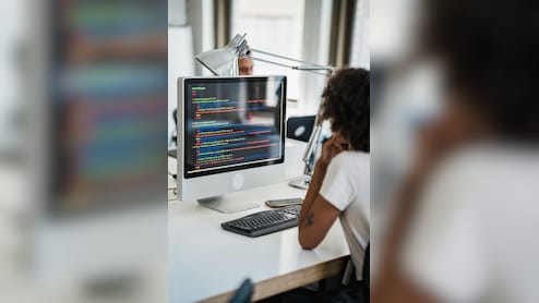 कौन होते हैं प्रॉम्प्ट इंजीनियर्स, क्यों कंपनियां इन्हें करोड़ों का पैकेज दे रही हैं?