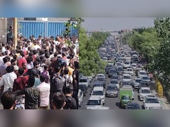 Noida Protest Traffic Alert: मजदूरों के प्रदर्शन से शहर जाम, इन रास्तों पर जाने से बचें वरना फंस सकते हैं घंटो