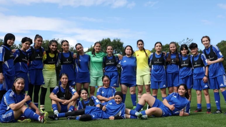 निर्वासन की जिंदगी गुजार रही अफगान महिला फुटबॉलरों को  FIFA ने दी गुड न्यूज, तालिबान के लिए बड़ा झटका