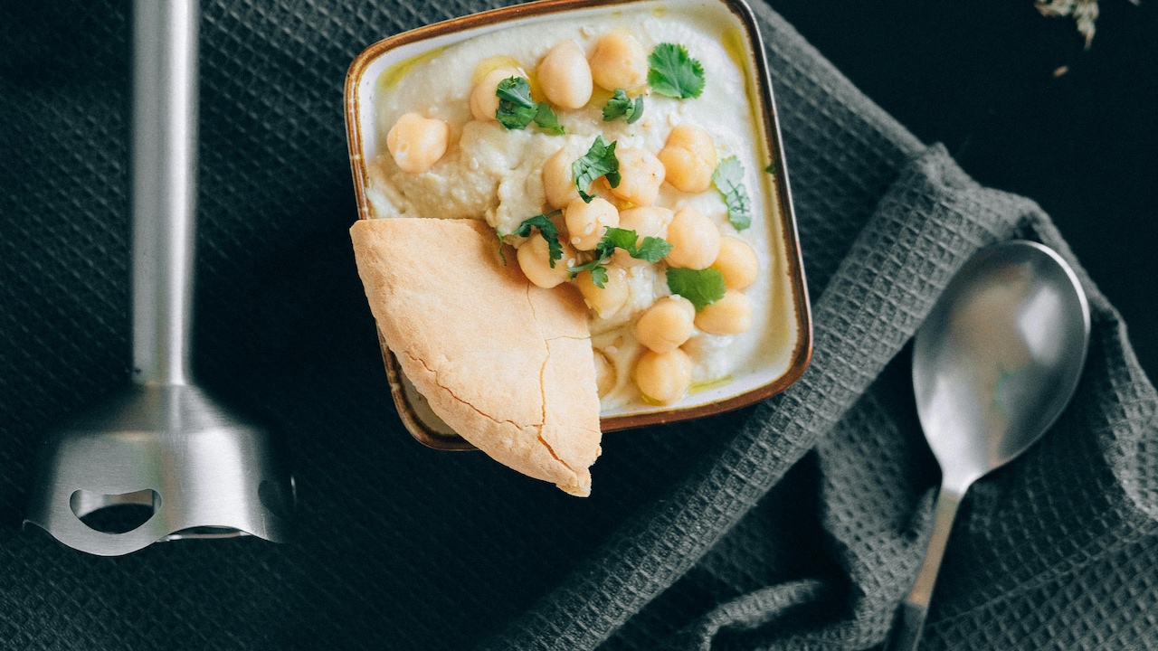Top 5 Tips To Use Hand Blenders That Do Not Splash Hot Curry Everywhere