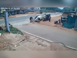 Video: Speeding Omni Overturns, Hits Women And Children On Karnataka Road