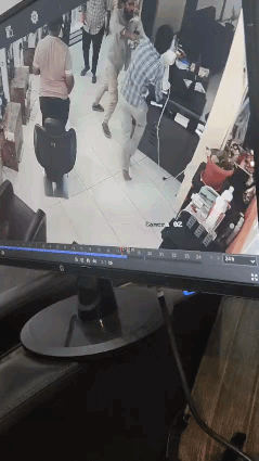 बीवी को नौकरी से निकाला, गुस्साए पति ने सैलून मालिक को उठाकर पटका, बेंगलुरु का हैरान करने वाला VIDEO