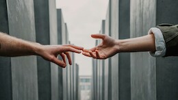 Is 'Love Yourself Before Loving Others' A Flawed Idea? A US Therapist Explains