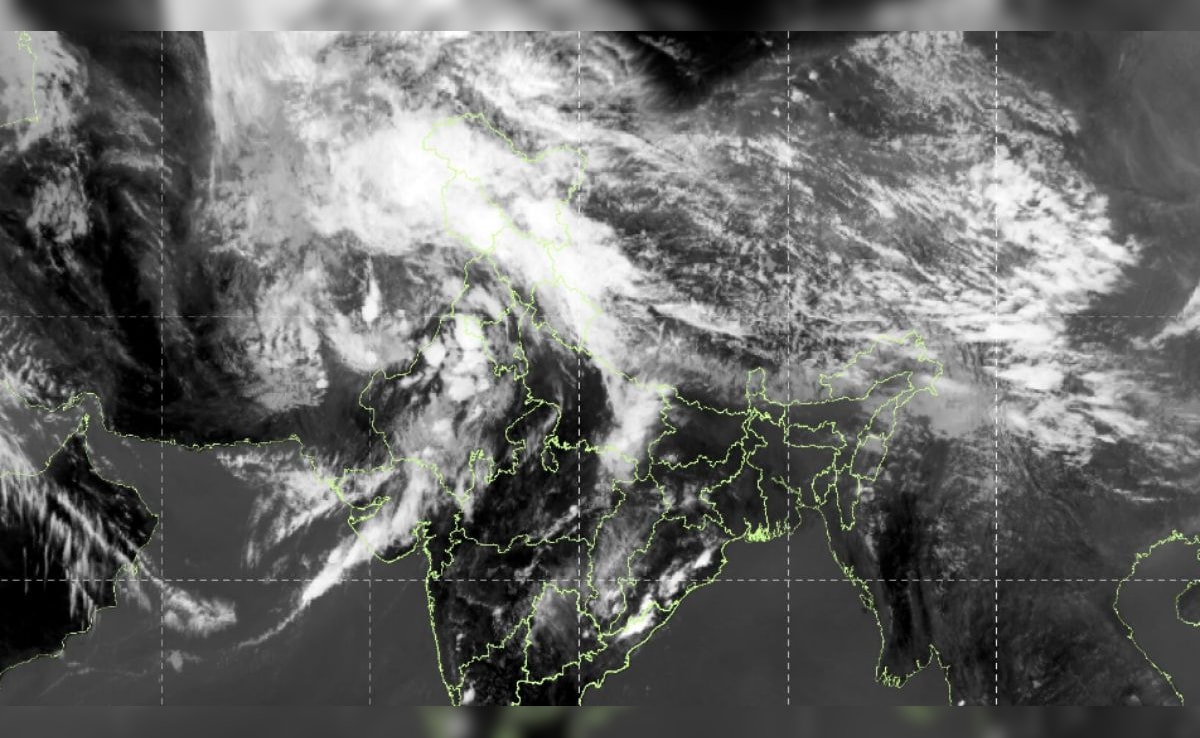 1,000-km Cloud Band Over India, Pak: What It Means For Weather This Weekend