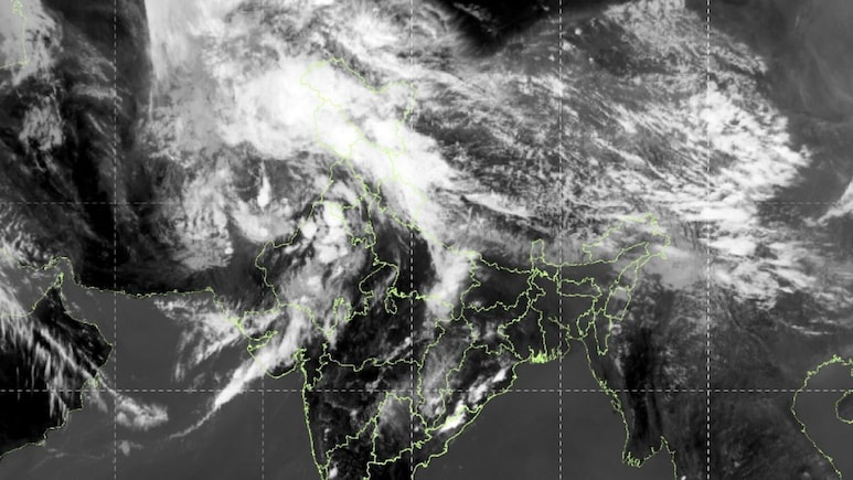 1,000-km Cloud Band Over India, Pak: What It Means For Weather This Weekend