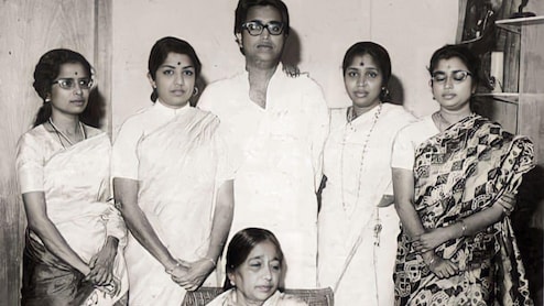 जब एक गाने में दिखा पूरा मंगेशकर परिवार, लता-आशा संग एक फ्रेम में नजर आए सभी भाई-बहन, देख भावुक हुए फैंस