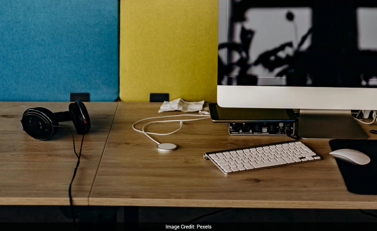 Employee's Reply To Startup Founder Over 7 pm Log-Off Sparks Work Culture Debate