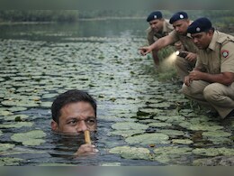 MP News: कमल के खोखले तने की मदद से पांच घंटे तक तालाब में छुपा रहा चोर, पुलिस से बचने की फिल्मी चाल नाकाम