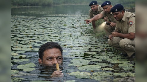 MP News: कमल के खोखले तने की मदद से पांच घंटे तक तालाब में छुपा रहा चोर, पुलिस से बचने की फिल्मी चाल नाकाम