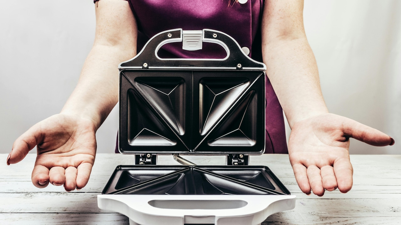 Why Some Sandwich Makers Leave Bread Soggy Instead Of Crisp