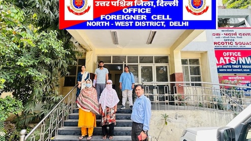 दिल्ली में बांग्लादेशी घुसपैठ का खुलासा, मेड बनकर रह रहीं दो महिलाएं गिरफ्तार, मोबाइल में मिला बैन ऐप